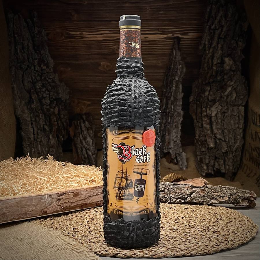 Вино красное сладкое Black cork — фото 1