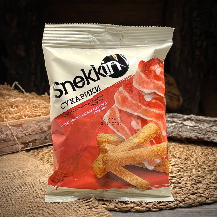 Сухарики со вкусом бекона "Snekkin" — фото 1