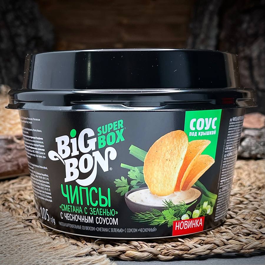 Чипсы со вкусом сметаны с зеленью с чесночным соусом "Big Bon" — фото 1