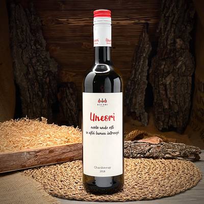Вино шардоне "Uneori"