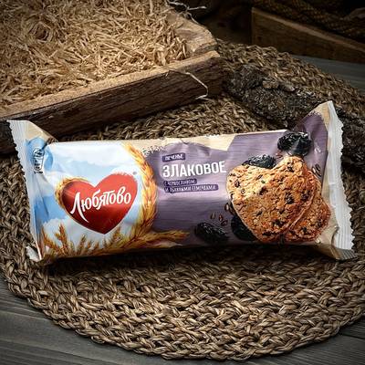 Biscotti ai cereali Lyubatovo con prugne secche e semi di lino