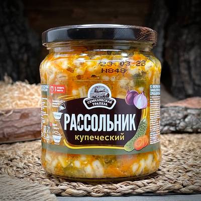 Rassolnik Semilukskaya Trapeza (zuppa con cetrioli in salamoia)