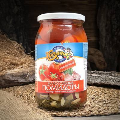 Pomodori a salatura leggera con aglio "Kozachok"