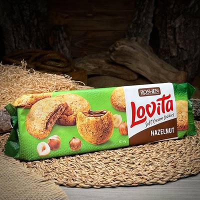 Biscotti con crema di nocciole «Lovita»